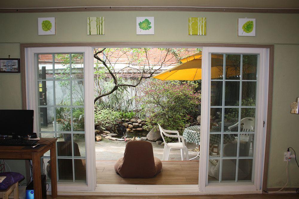 Lee & No Guesthouse Hongdae Seoul Exterior foto