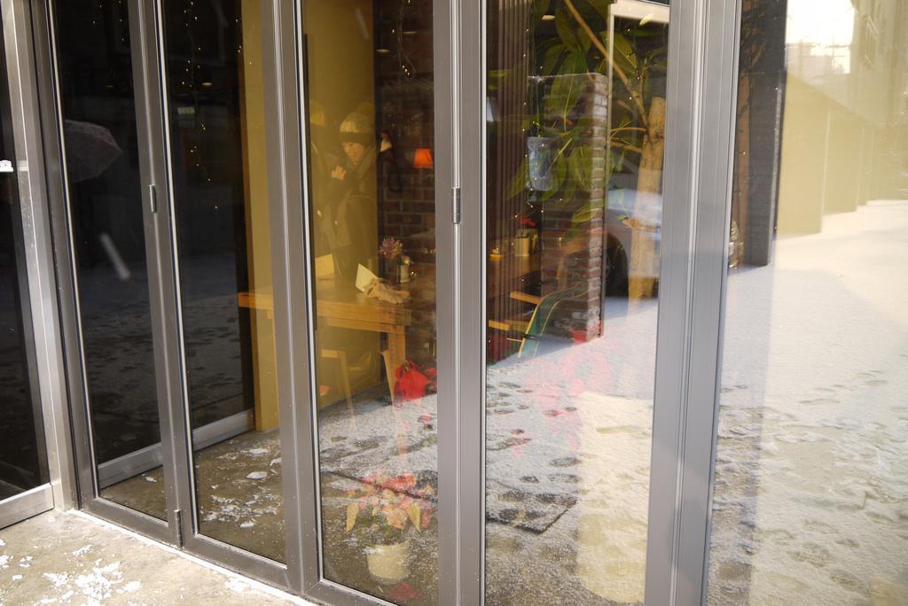 Lee & No Guesthouse Hongdae Seoul Exterior foto