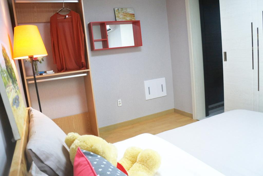 Lee & No Guesthouse Hongdae Seoul Exterior foto