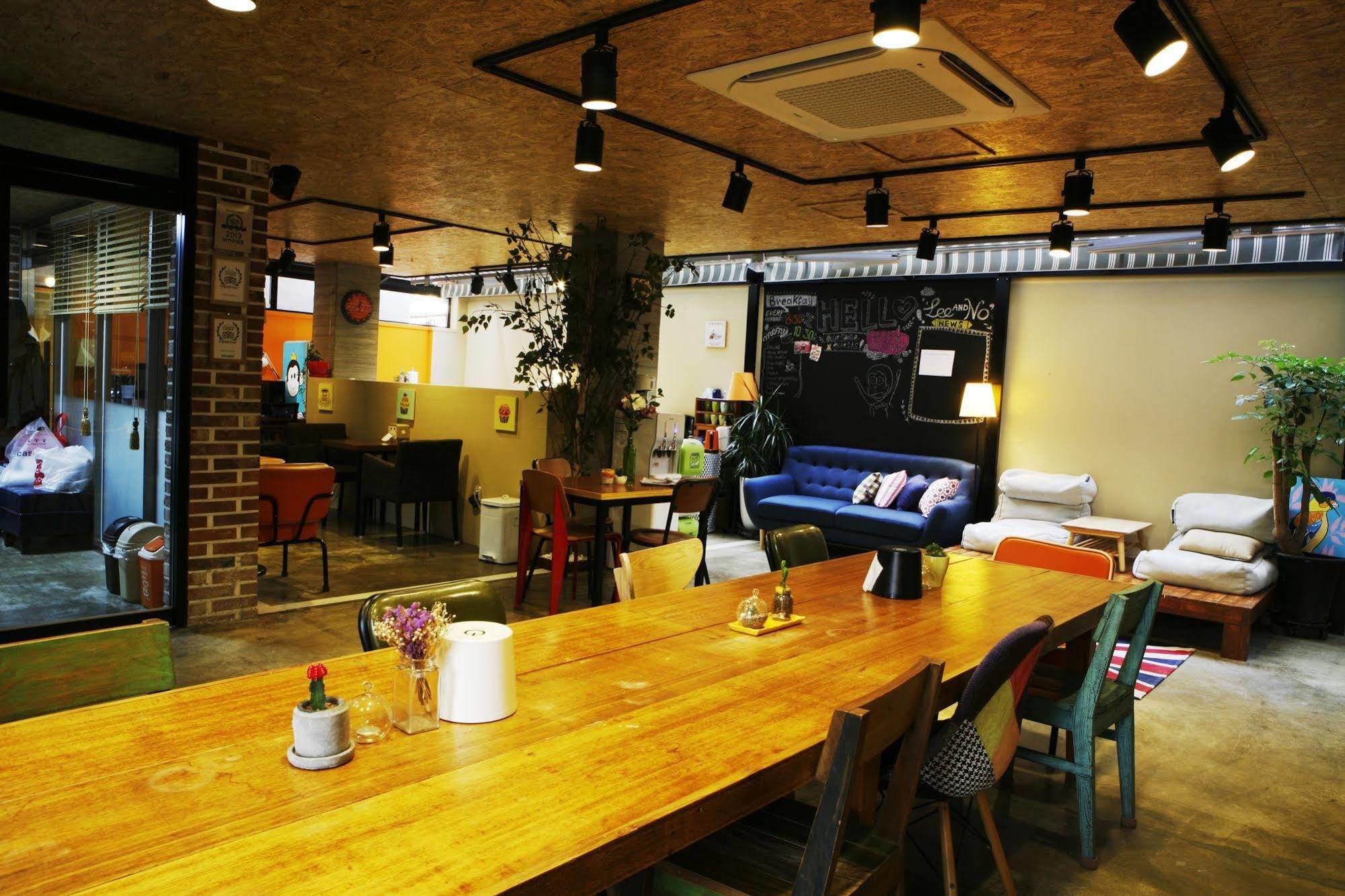 Lee & No Guesthouse Hongdae Seoul Exterior foto