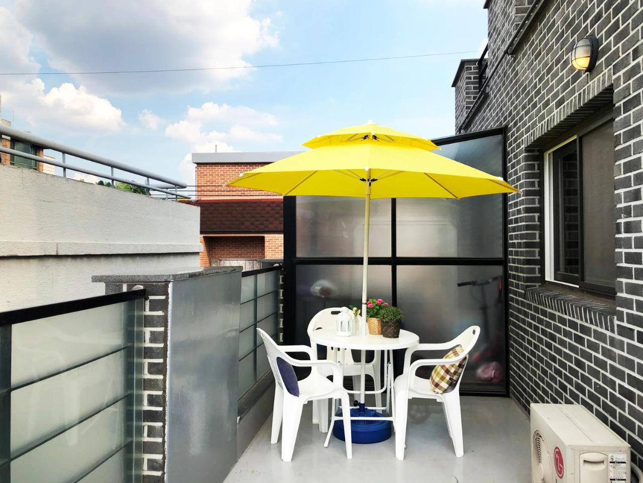 Lee & No Guesthouse Hongdae Seoul Exterior foto
