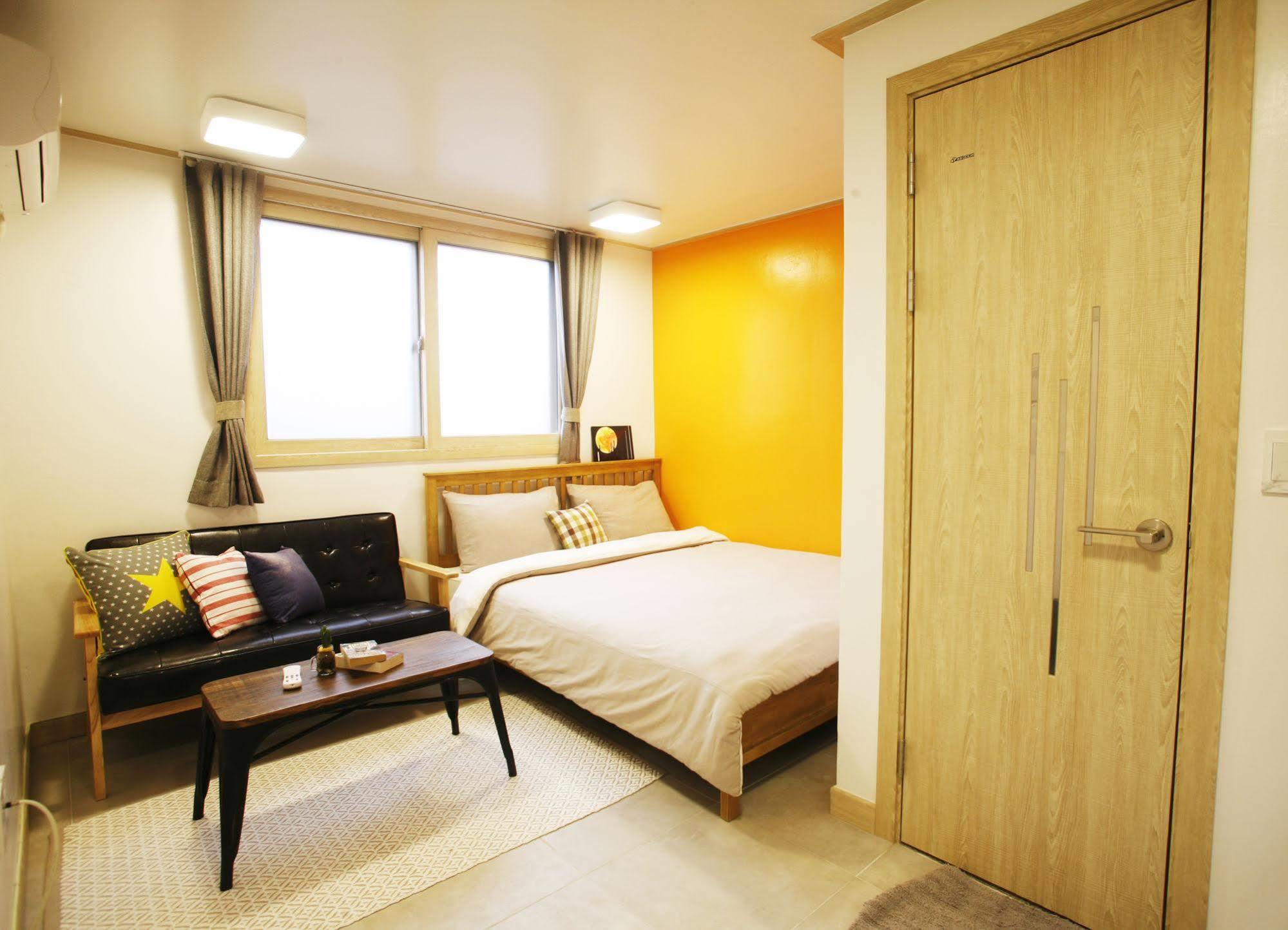Lee & No Guesthouse Hongdae Seoul Exterior foto